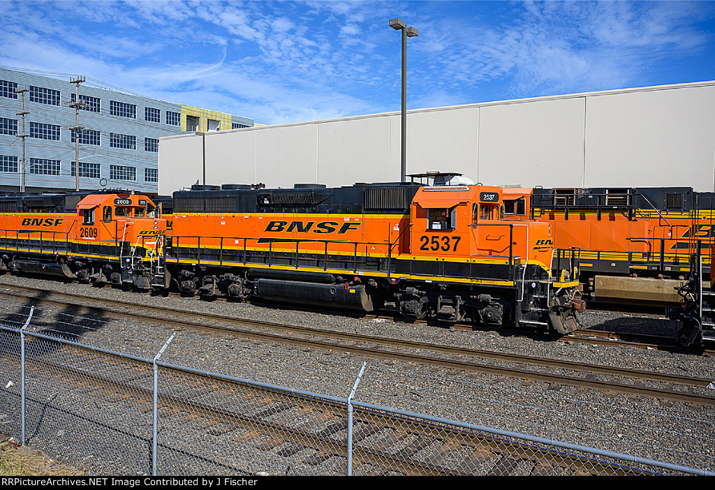 BNSF 2537